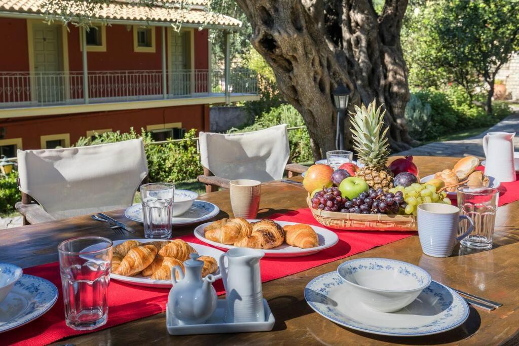Villa Anthoussa In Palaiokastritsa Buitenkant foto